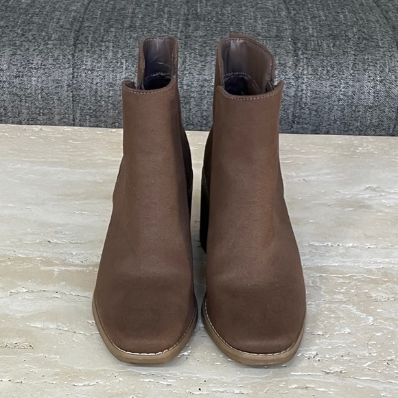 Universal Thread Ankle Boots - Picture 2 of 7